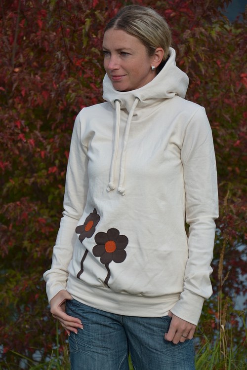 Smetanová mikina — foto 1