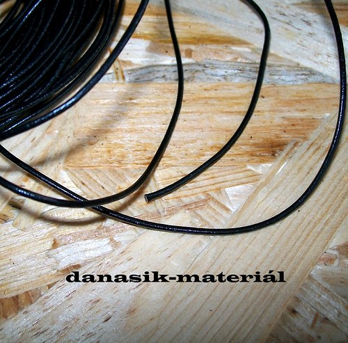 KOŽENÁ ŠŇŮRKA ČERNÁ - METRÁŽ - 1,5 MM — foto 1