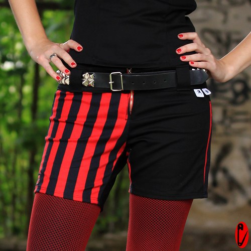 Black/stripes (šortky vel. M - L) — foto 1