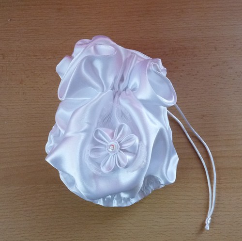 Saténová pompadurka — foto 1