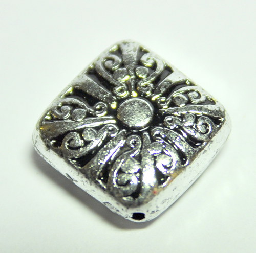 STR857 Čtverec Květy 17 mm