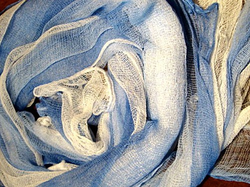 Šála z fáčoviny 33 modro-bílá — foto 1