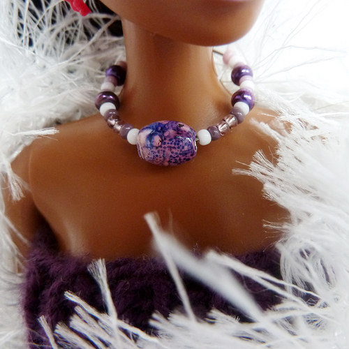 Fialkový náhrdelník pro Barbie — foto 1