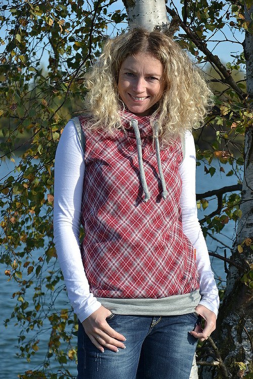 Kostokovaná vesta — foto 1