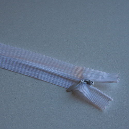 Šatový krytý zip 40 cm / 50 kusů! — foto 1