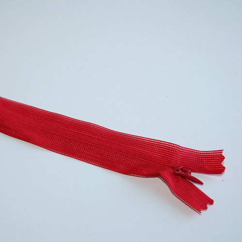 Šatový krytý zip 40 cm / 50 kusů! — foto 1