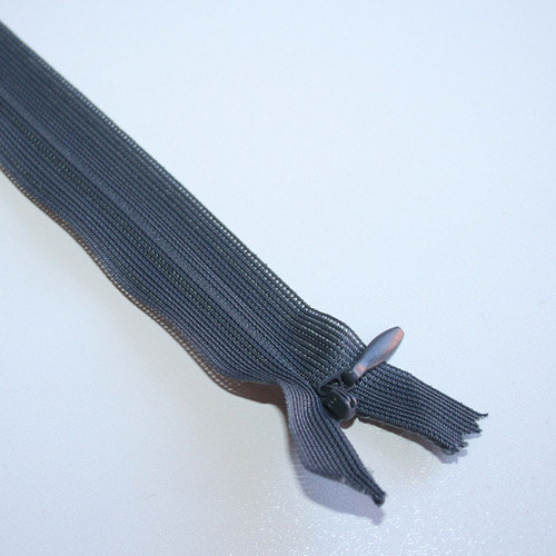 Šatový krytý zip 40 cm / 50 kusů! — foto 1