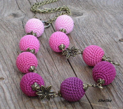 Vintage háčkované korále,,FUCHSIE,, — foto 1