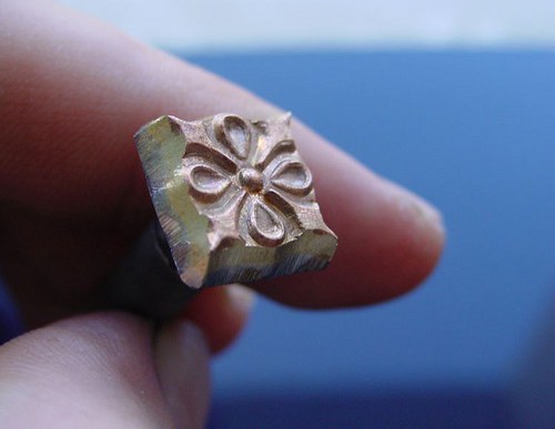 Květ - dekor 11 x 11 mm, RAZIDLO do kůže