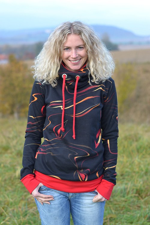 Černá mikina — foto 1