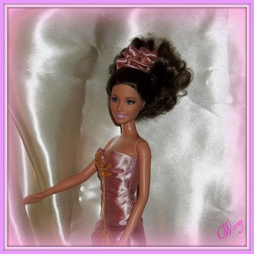 SLEVA !! Růžové šaty pro Barbie — foto 1