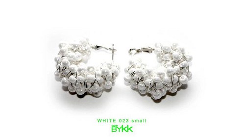 WHITE 023 small — foto 1