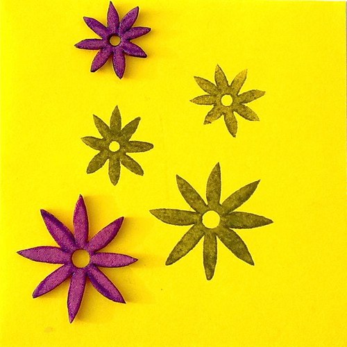 2kytičky(1,8 a 2,8cm)jiné