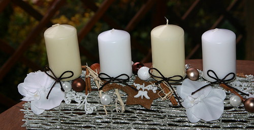 Adventní svícen bílo-hnědý — foto 1