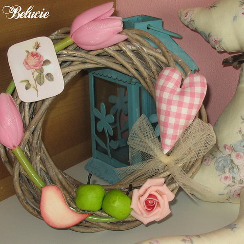 Věnec s růžovými tulipány — foto 1