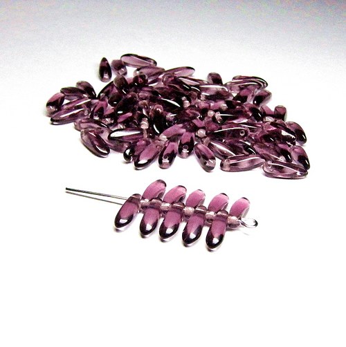 Fialové korálky, jazýčky 3x11mm, 40 ks