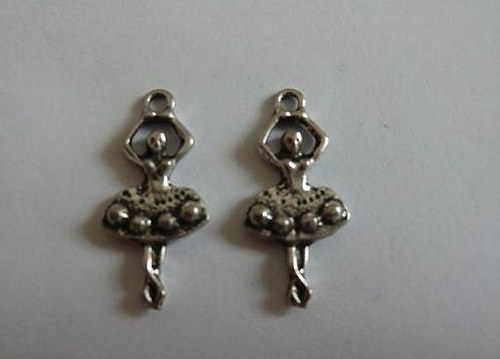 Přívěsek - tanečnice - 28x12mm — foto 1