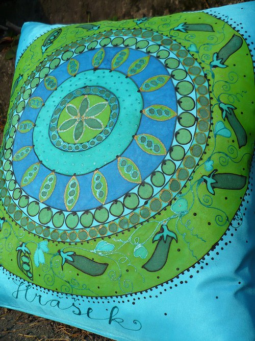Hedvábný polštář Hrášek II. — foto 1