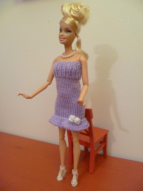 Fialové šaty pro barbie — foto 1