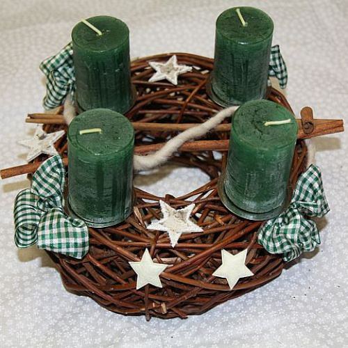 Adventní tmavě zelený věnec — foto 1