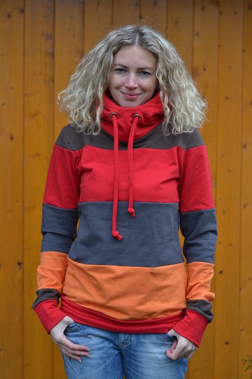 Pruhovaná mikina — foto 1