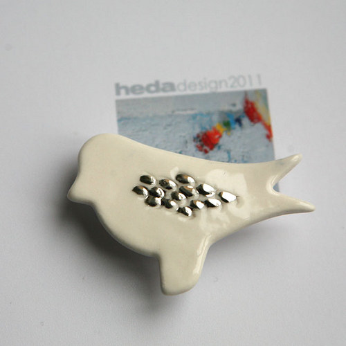 Ptáče (porcelánová brož) — foto 1