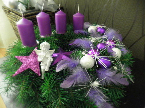 Adventní věnec s andělíčkem — foto 1