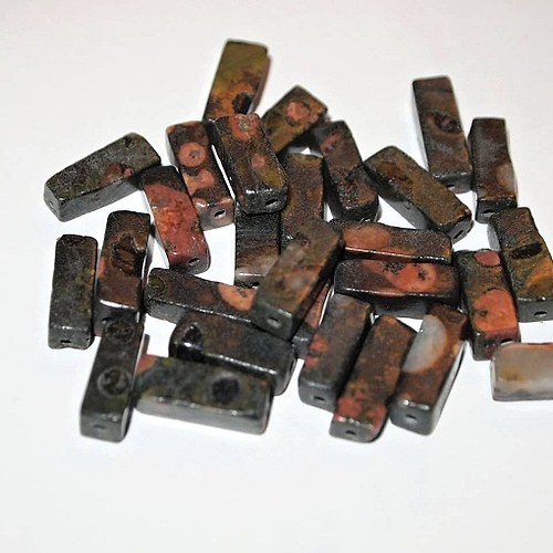 Ryolit vulkanický kvádřík 13x4x4 mm (cena 3 ks)