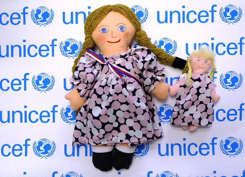 Adoptuj panenku a zachráníš dítě — foto 1