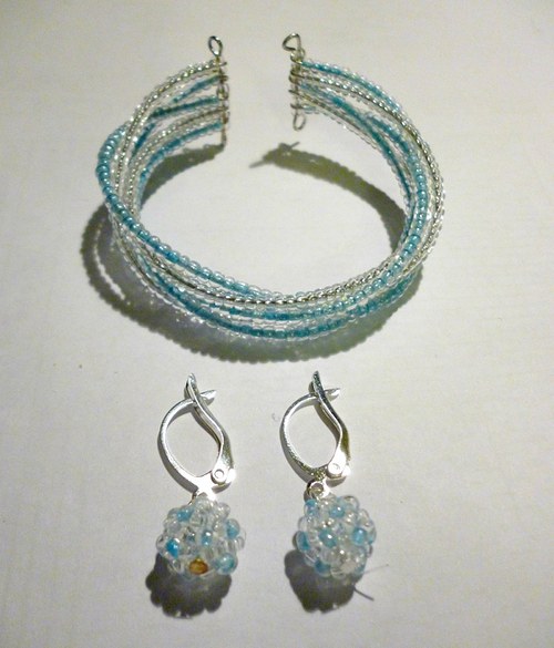 La bleu fine avec boucles — foto 1