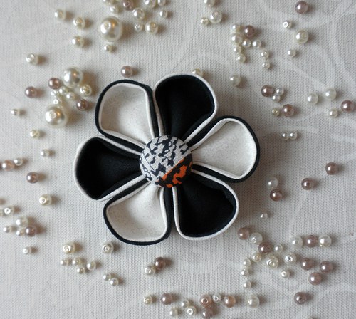 Kanzashi černobílá — foto 1