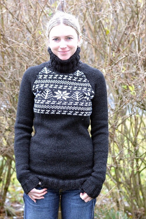 Černý svetr — foto 1