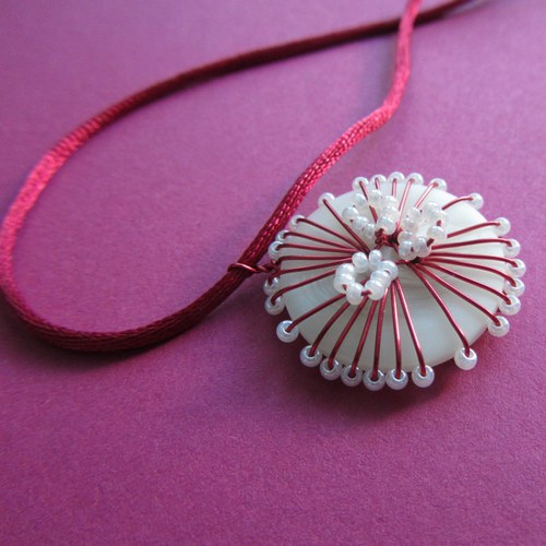 Krémový knoflík II.