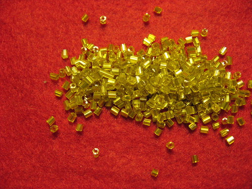 Rokajl žlůtý s pruvlakem 2mm 11/0 (cena 10gr)