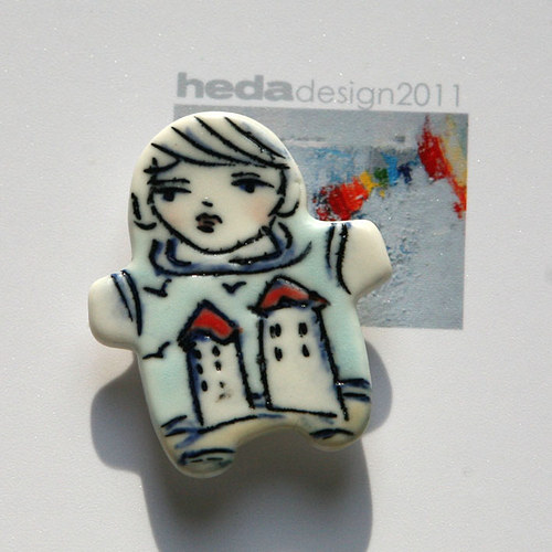 Houmi Ono (porcelánová brož) — foto 1
