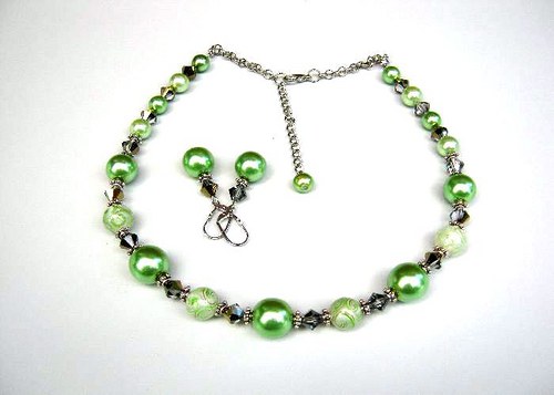Light green set, náhrdelník, náramek, náušnice — foto 1