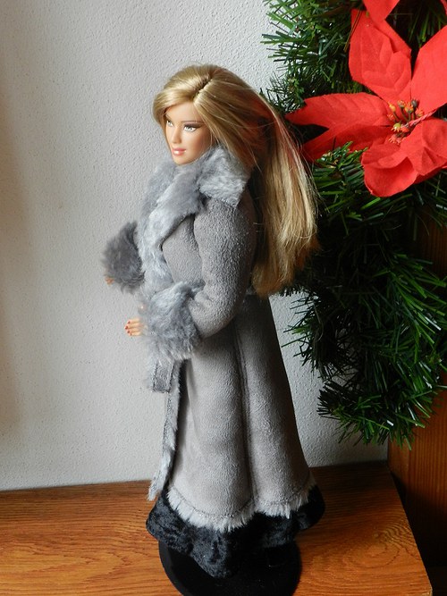 Dlouhý kabát pro Barbie — foto 1