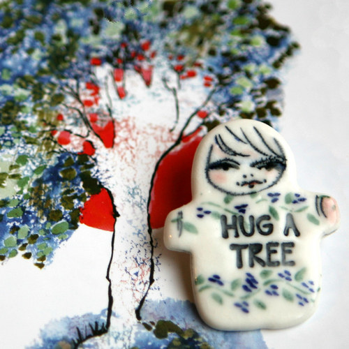 Huckleberry Ono (porcelánová brož) — foto 1