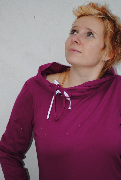 Lila s límcem, vel. XL — foto 1