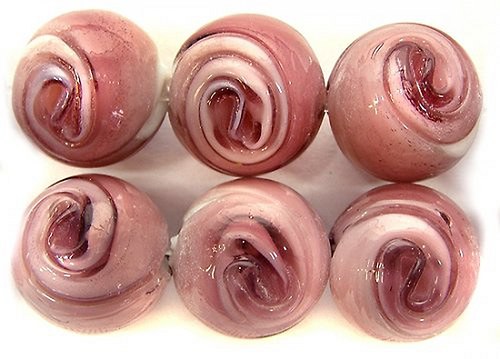Vinuté skleněné korálky — foto 1