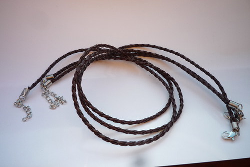 Hnědá spletená šňůrka 45 cm — foto 1
