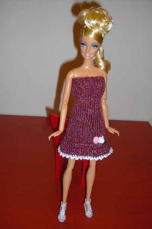 Pletené šaty pro barbie — foto 1