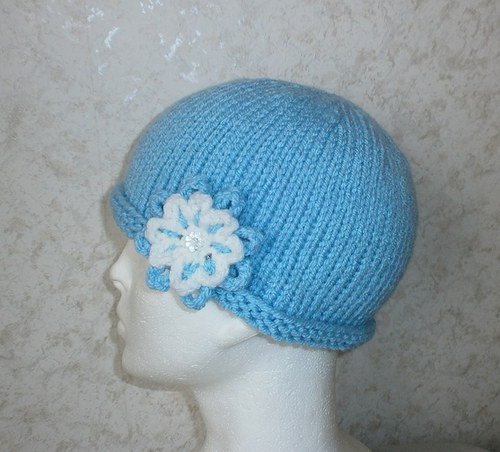 Čepice s kytkou...sv.modrá — foto 1