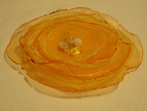 Žluto-oranžová kytka