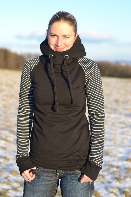 Černá mikina — foto 1