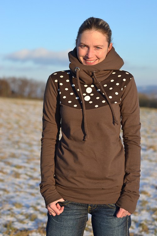 Hnědá mikina — foto 1