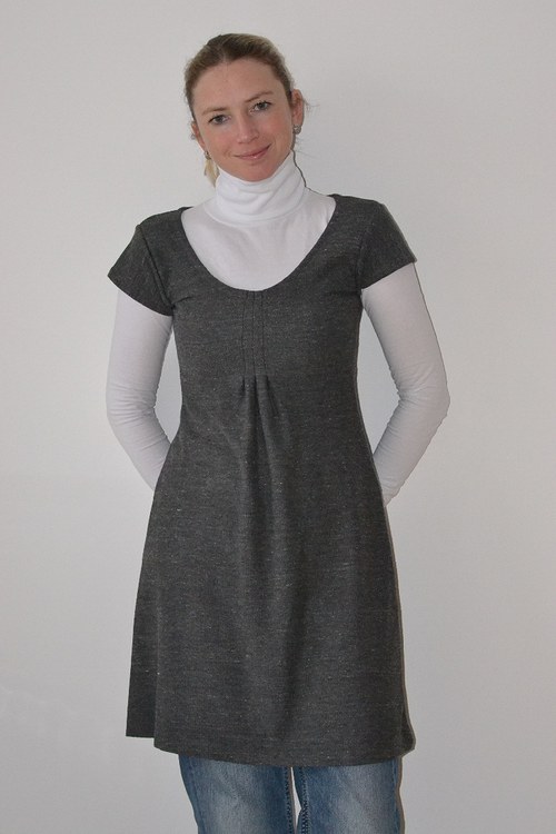 Šedé šaty — foto 1