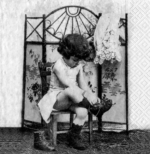 Holčička s botičkama - vintage X — foto 1