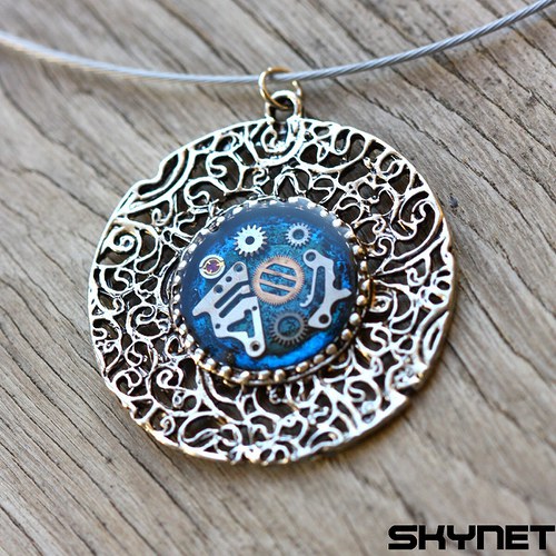 Modrý amulet — foto 1