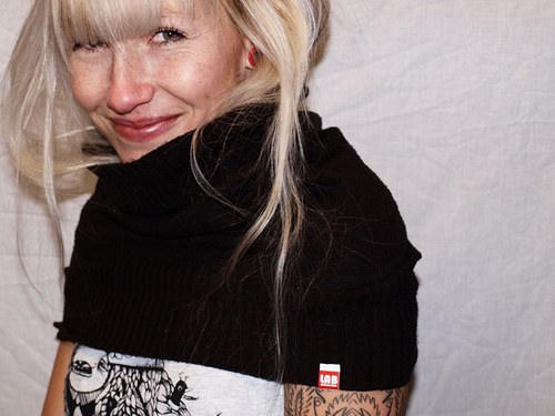 Neck-on hnědý — foto 1